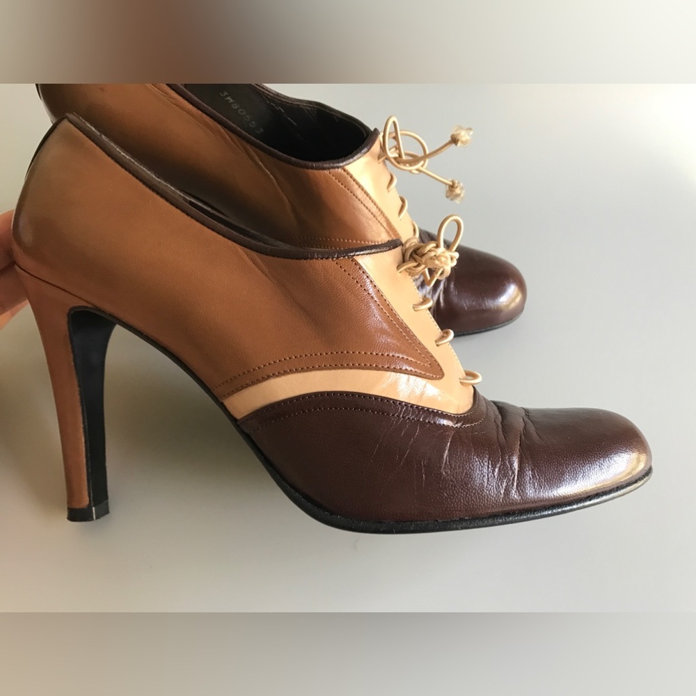 Stuart Weitzman Colorblock Laceup Pump Thailand Style: Dry Kid Size: 7 M - Picture 7 of 13